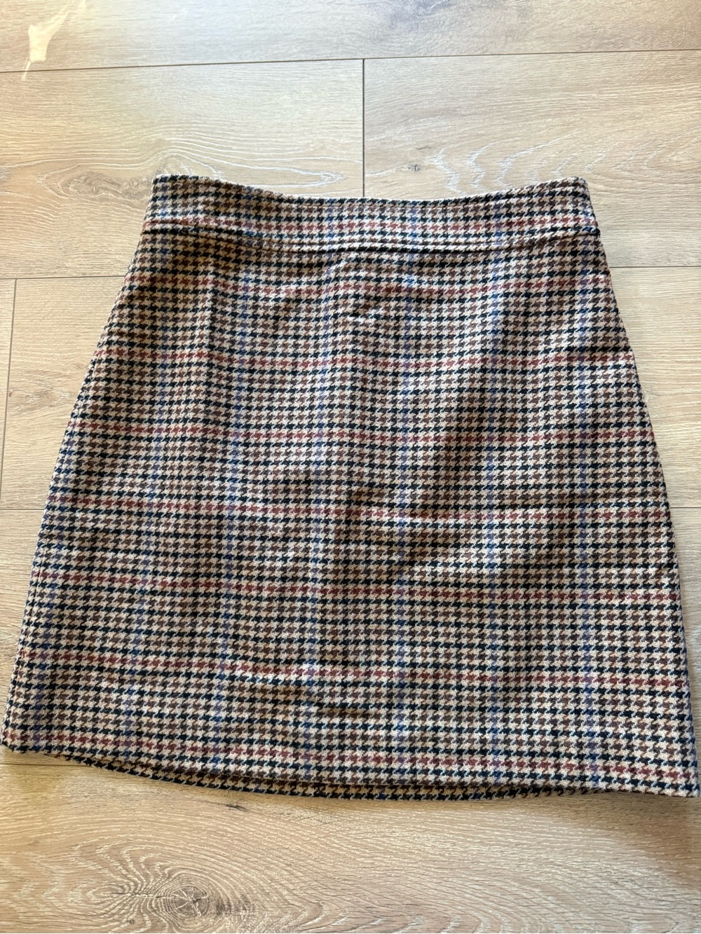 J. Crew Houndstooth Pencil Skirt in Brown and Black with Subtle Maroon Accent